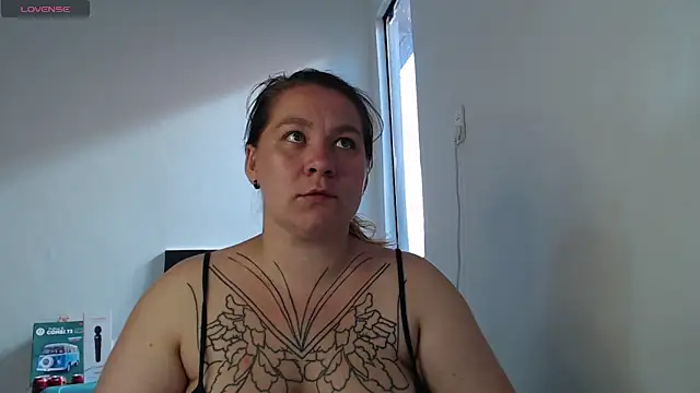 Snapshot of Enotika chatting on November 20, 7:57 pm Enotika online show from November 20, 7:57 pm