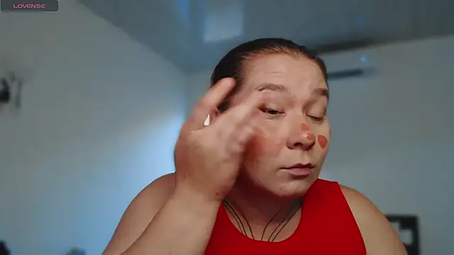 Snapshot of Enotika chatting on November 28, 9:17 pm Enotika online show from November 28, 9:17 pm