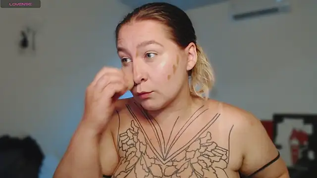 Snapshot of Enotika chatting on November 29, 9:51 pm Enotika online show from November 29, 9:51 pm