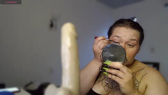 Snapshot of Enotika chatting on December 17, 10:16 pm Enotika online show from December 17, 10:16 pm