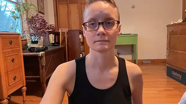 Snapshot of LeahWilde chatting on February 20, 10:15 pm LeahWilde online show from February 20, 10:15 pm