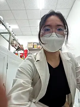 Snapshot of HinaLovely chatting on February 3, 10:20 am HinaLovely online show from February 3, 10:20 am