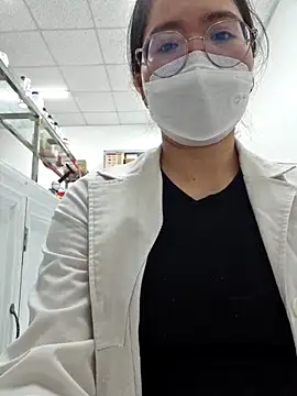 Snapshot of HinaLovely chatting on February 12, 6:19 am HinaLovely online show from February 12, 6:19 am