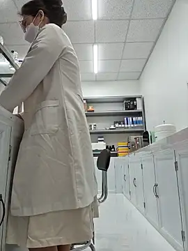 Snapshot of HinaLovely chatting on February 23, 3:59 am HinaLovely online show from February 23, 3:59 am