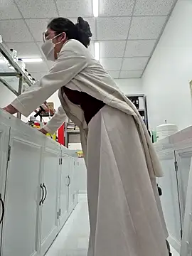 Snapshot of HinaLovely chatting on February 23, 9:34 pm HinaLovely online show from February 23, 9:34 pm