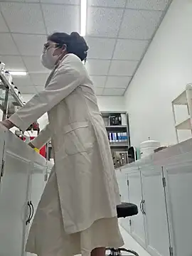 HinaLovely online show from March 17, 9:23 am