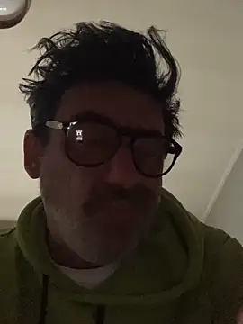 Snapshot of maxximere chatting on February 2, 2:05 pm maxximere online show from February 2, 2:05 pm