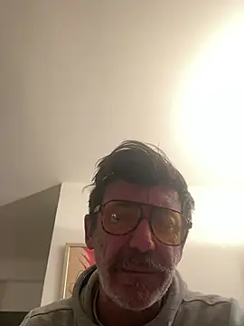 Snapshot of maxximere chatting on February 18, 11:33 pm maxximere online show from February 18, 11:33 pm