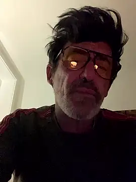 Snapshot of maxximere chatting on February 28, 1:28 am maxximere online show from February 28, 1:28 am