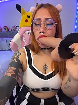 Luna Paris  online show from March 6, 11:23 pm