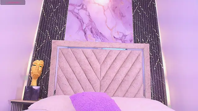 Hanna Evaanss online show from September 12, 8:09 pm