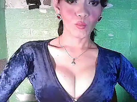 Rosebaumgardner1234 online show from February 23, 2:04 pm