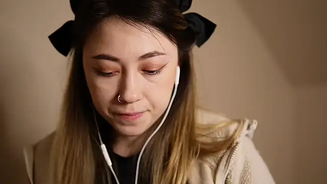 chibi moon  online show from December 11, 8:07 pm