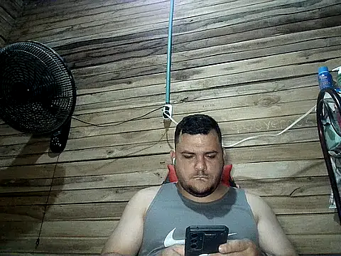 Snapshot of Arcangel_05 chatting on June 25, 4:12 am Arcangel 05 online show from June 25, 4:12 am