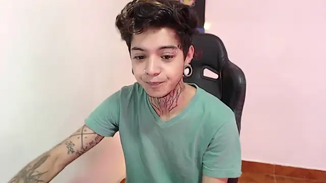 Snapshot of saad_man chatting on December 6, 6:28 pm saad man online show from December 6, 6:28 pm