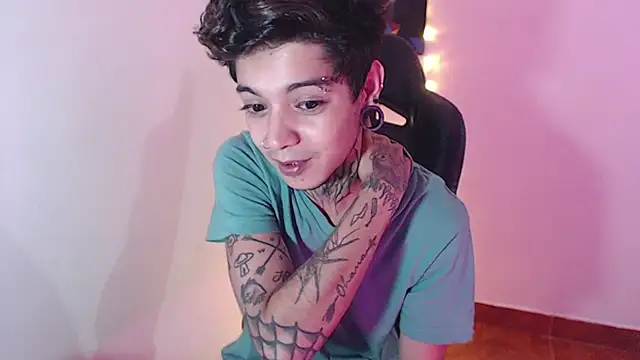 Snapshot of saad_man chatting on December 7, 12:52 am saad man online show from December 7, 12:52 am