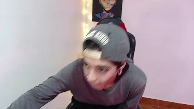 Snapshot of saad_man chatting on December 14, 10:24 am saad man online show from December 14, 10:24 am