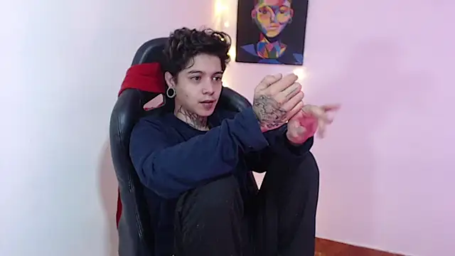 Snapshot of saad_man chatting on December 17, 10:44 am saad man online show from December 17, 10:44 am