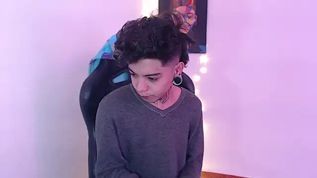 Snapshot of saad_man chatting on December 28, 3:04 pm saad man online show from December 28, 3:04 pm