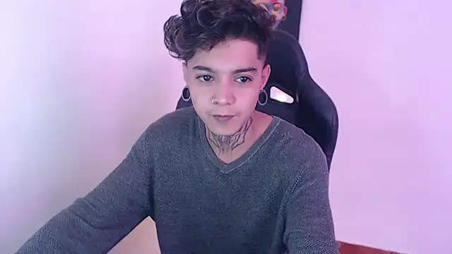 Snapshot of saad_man chatting on December 28, 6:08 pm saad man online show from December 28, 6:08 pm