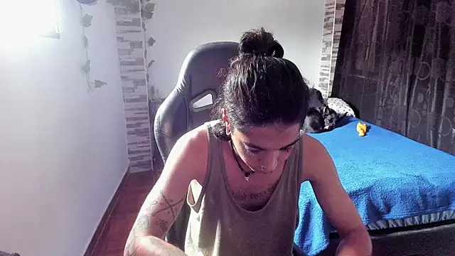 Snapshot of saad_man chatting on October 18, 3:46 pm saad man online show from October 18, 3:46 pm