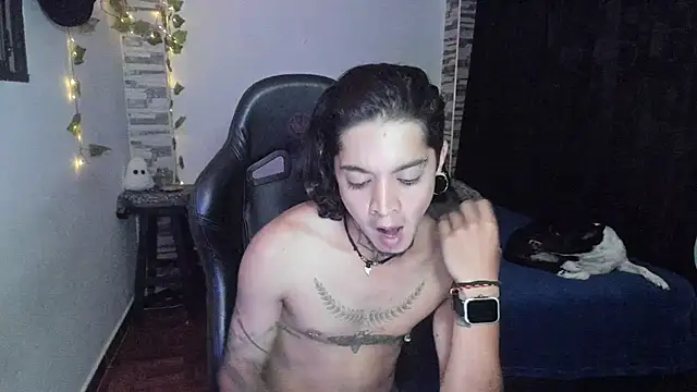 Snapshot of saad_man chatting on November 5, 12:43 am saad man online show from November 5, 12:43 am