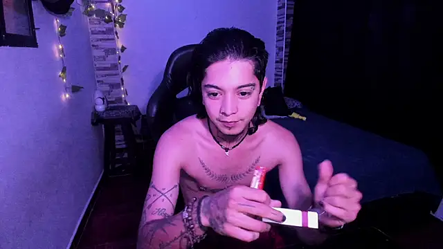 Snapshot of saad_man chatting on November 8, 12:33 am saad man online show from November 8, 12:33 am