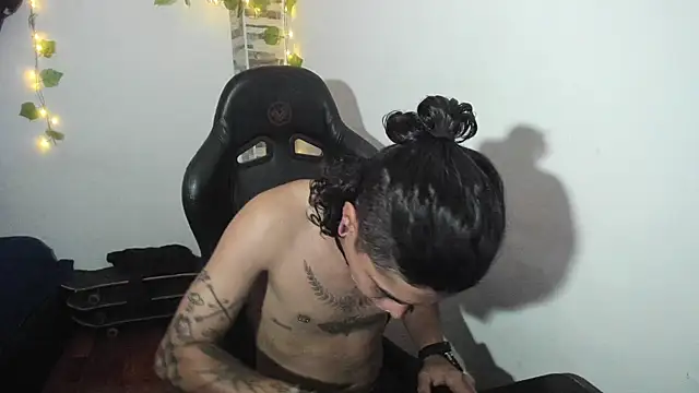 Snapshot of saad_man chatting on November 21, 12:54 am saad man online show from November 21, 12:54 am