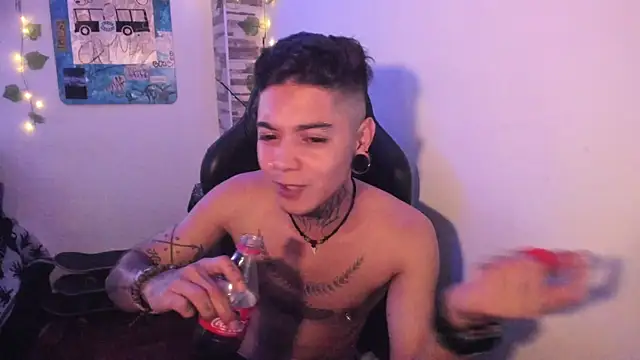 Snapshot of saad_man chatting on December 15, 10:47 pm saad man online show from December 15, 10:47 pm