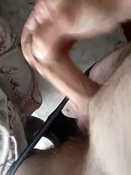 Snapshot of Alex_7422 chatting on September 11, 1:44 pm Alex 7422 online show from September 11, 1:44 pm