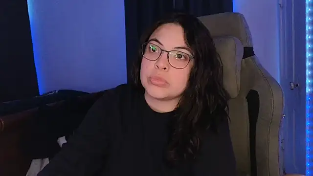 Snapshot of drizzypeach602 chatting on December 20, 5:47 am drizzypeach602 online show from December 20, 5:47 am