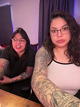 Snapshot of drizzypeach602 chatting on December 21, 1:35 am drizzypeach602 online show from December 21, 1:35 am