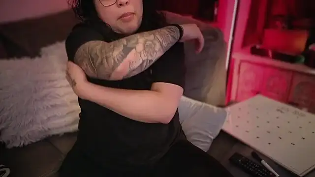 drizzypeach602 online show from July 1, 4:25 am