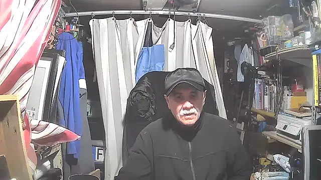 nonnomaturobisex online show from February 15, 9:05 am