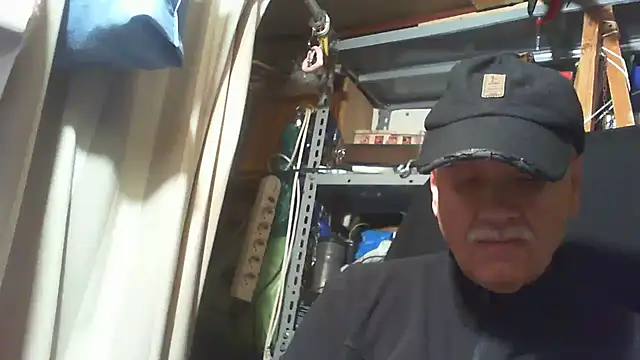 nonnomaturobisex online show from October 13, 8:14 am