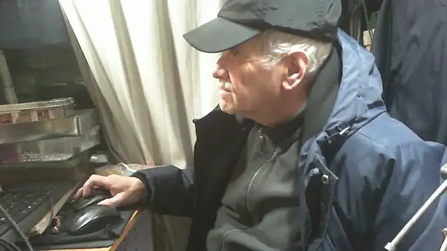 nonnomaturobisex online show from December 1, 7:57 am