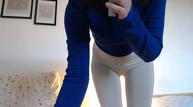 ocean eyess  online show from January 14, 3:15 pm