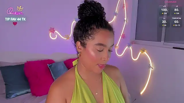 cloe 25 online show from June 5, 2:07 am