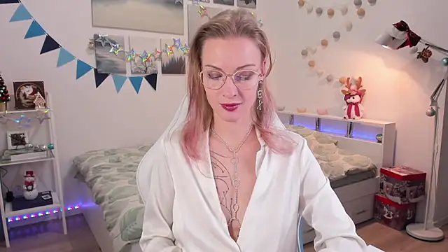 MissRightX online show from December 10, 2:39 pm