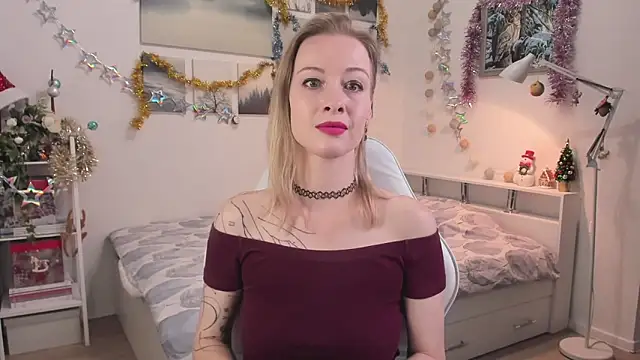 Snapshot of MissRightX chatting on January 9, 9:56 am MissRightX online show from January 9, 9:56 am