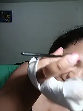 Snapshot of Van3orgasm4me chatting on March 10, 5:51 pm Van3orgasm4me online show from March 10, 5:51 pm