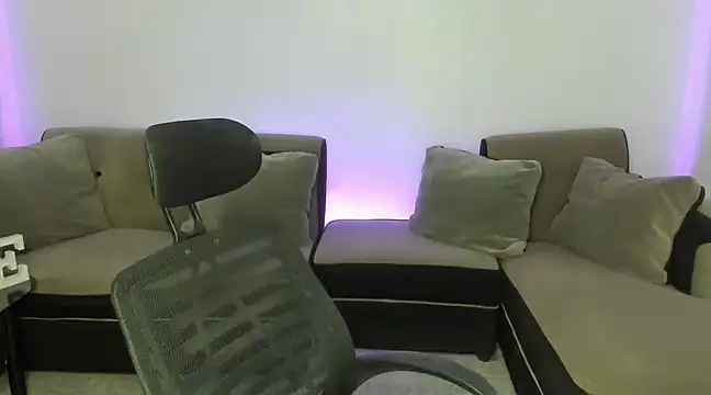 Snapshot of transbigcummer chatting on February 25, 3:09 am transbigcummer online show from February 25, 3:09 am