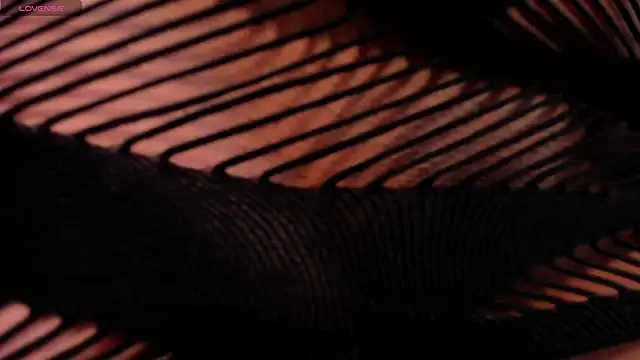 Snapshot of LexieWayne chatting on February 14, 2:07 am LexieWayne online show from February 14, 2:07 am