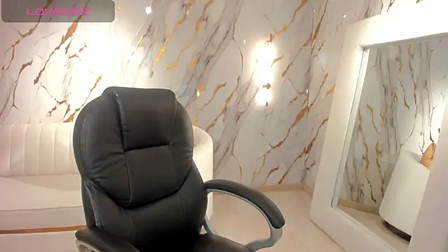 Snapshot of LexieWayne chatting on March 1, 1:07 pm LexieWayne online show from March 1, 1:07 pm