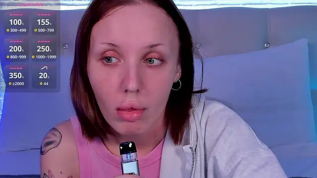 Snapshot of LianaFord chatting on May 2, 4:28 am LianaFord online show from May 2, 4:28 am