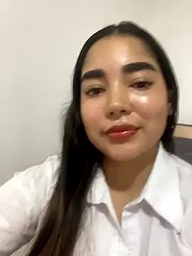 Snapshot of DulceChloe99 chatting on January 7, 1:19 am DulceChloe99 online show from January 7, 1:19 am