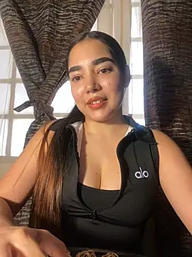 Snapshot of DulceChloe99 chatting on February 23, 10:18 pm DulceChloe99 online show from February 23, 10:18 pm