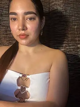 Snapshot of DulceChloe99 chatting on February 24, 7:12 pm DulceChloe99 online show from February 24, 7:12 pm