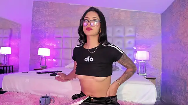 Snapshot of AntonellaRossi chatting on November 20, 7:46 pm AntonellaRossi online show from November 20, 7:46 pm