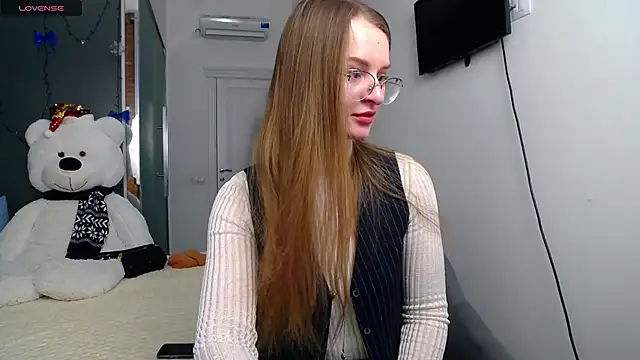 KateJonson online show from February 10, 1:33 pm